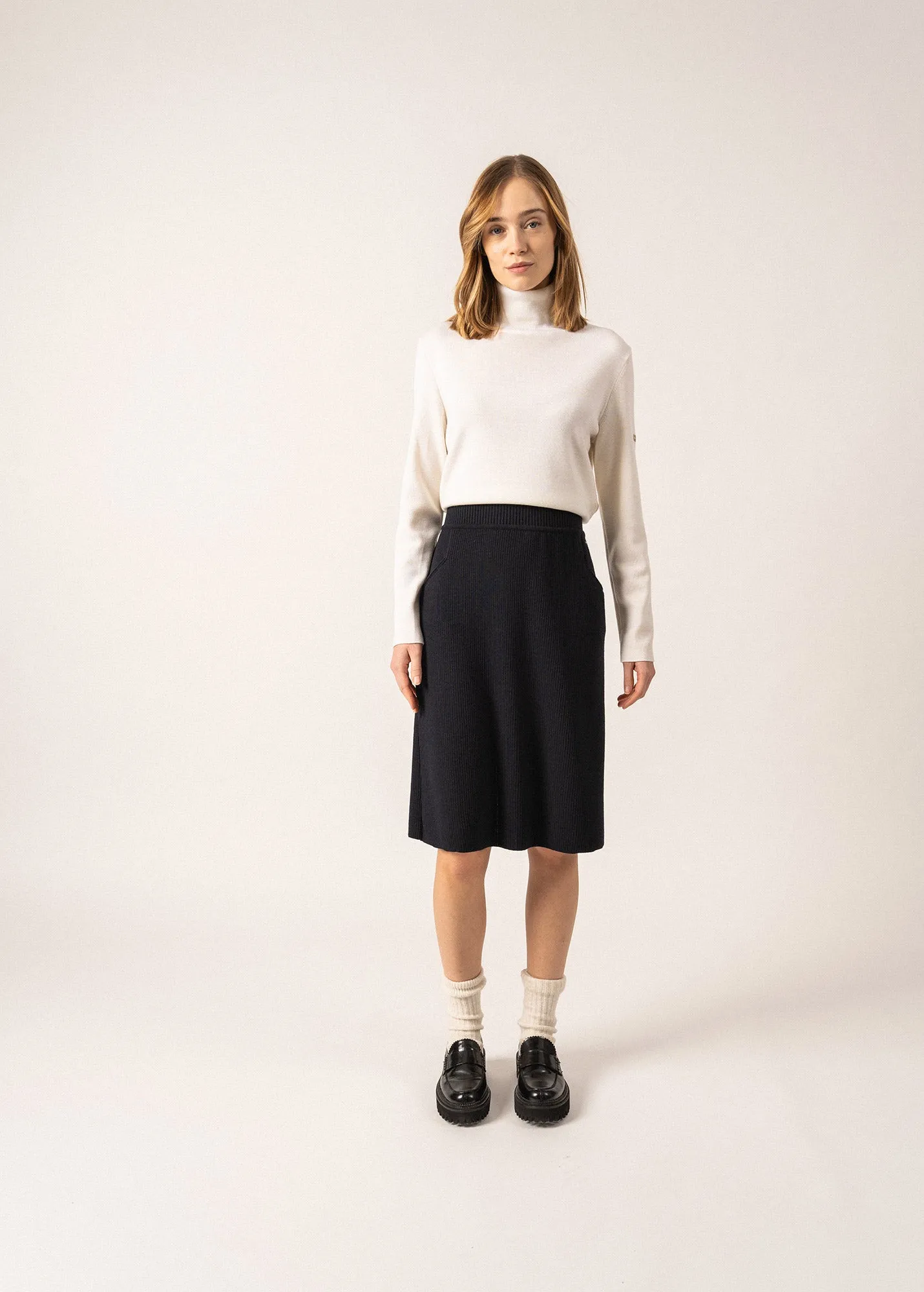 Artigues Straight Wool Skirt - in ribbed fabric (NAVY)