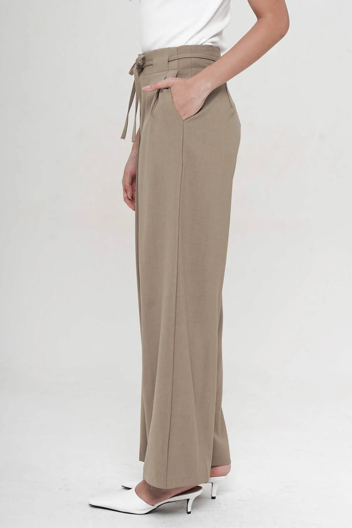 Cooper High-Waist Belted Pants In Khaki