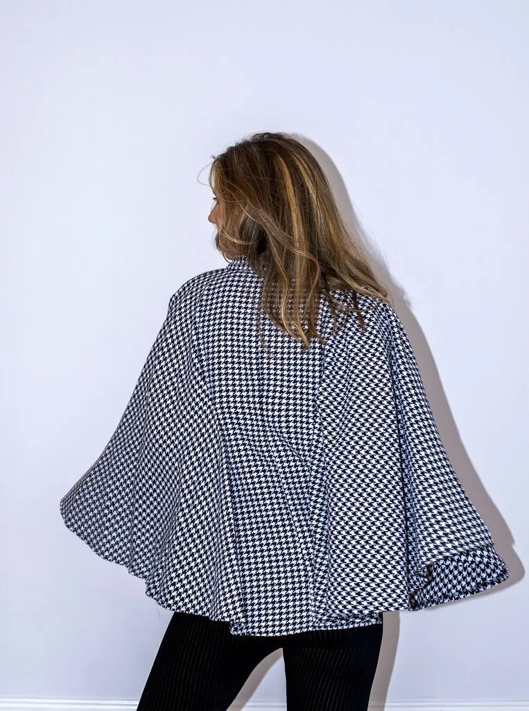 Dogtooth Cape Coat With Ties - Black and White Check