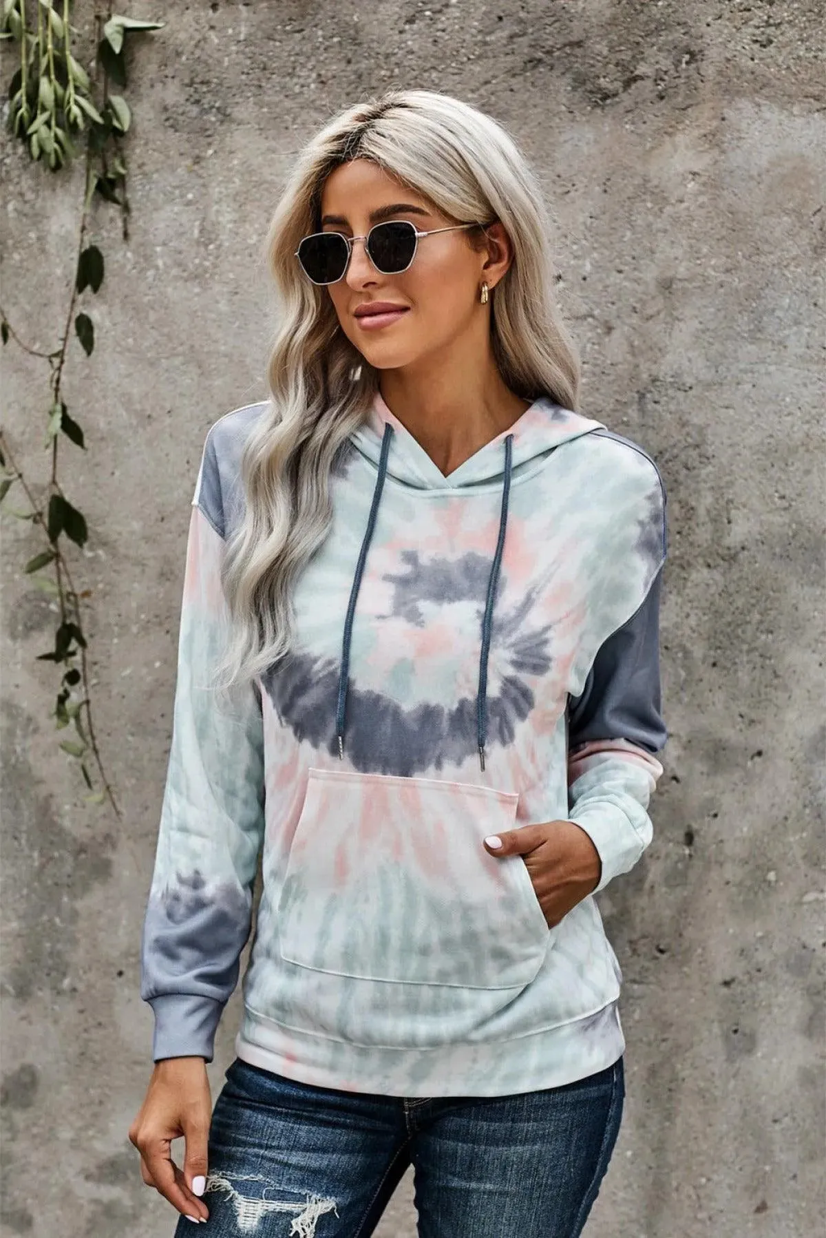 Get Cozy Tie-Dye Print Pullover Hoodie - Perfect for Ladies!