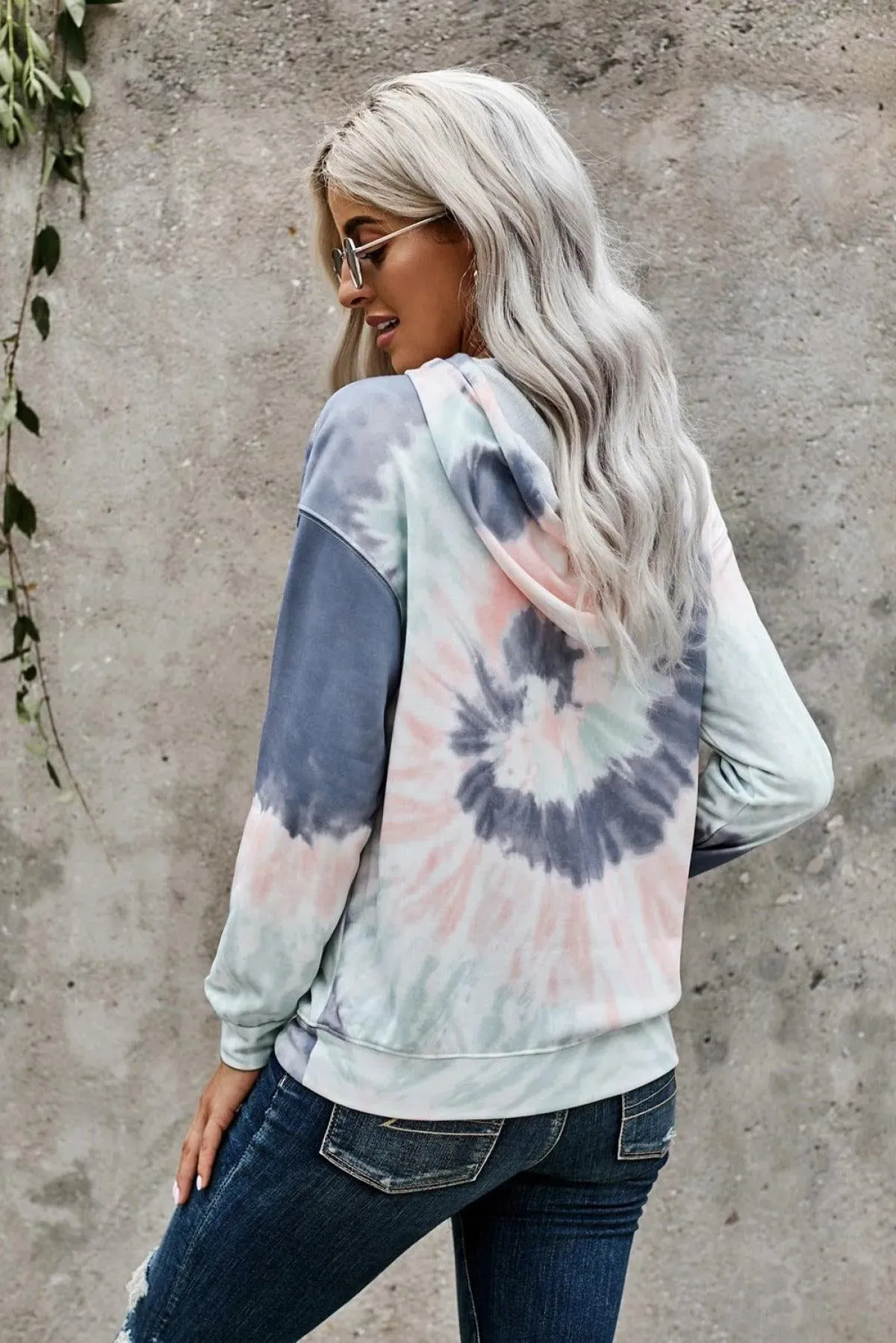 Get Cozy Tie-Dye Print Pullover Hoodie - Perfect for Ladies!