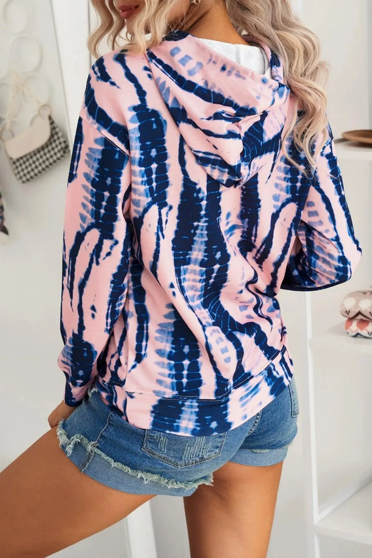 Get Cozy Tie-Dye Print Pullover Hoodie - Perfect for Ladies!