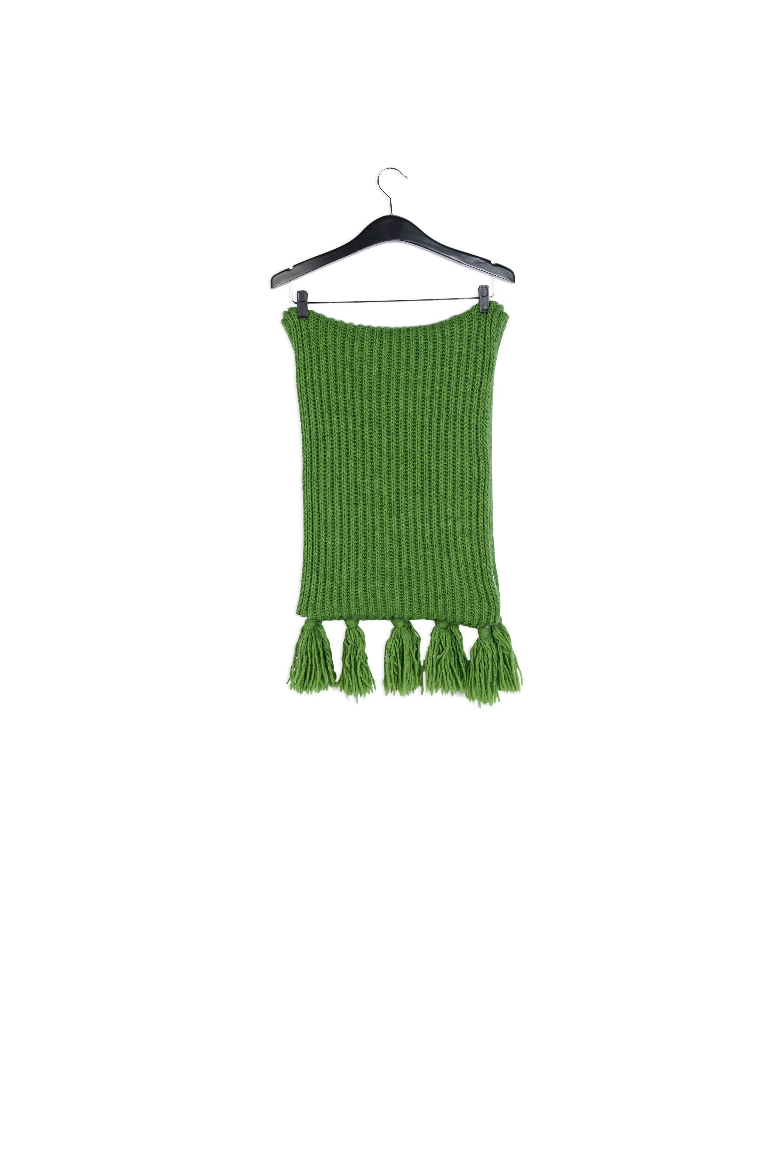 Long green ribbed-knit scarf