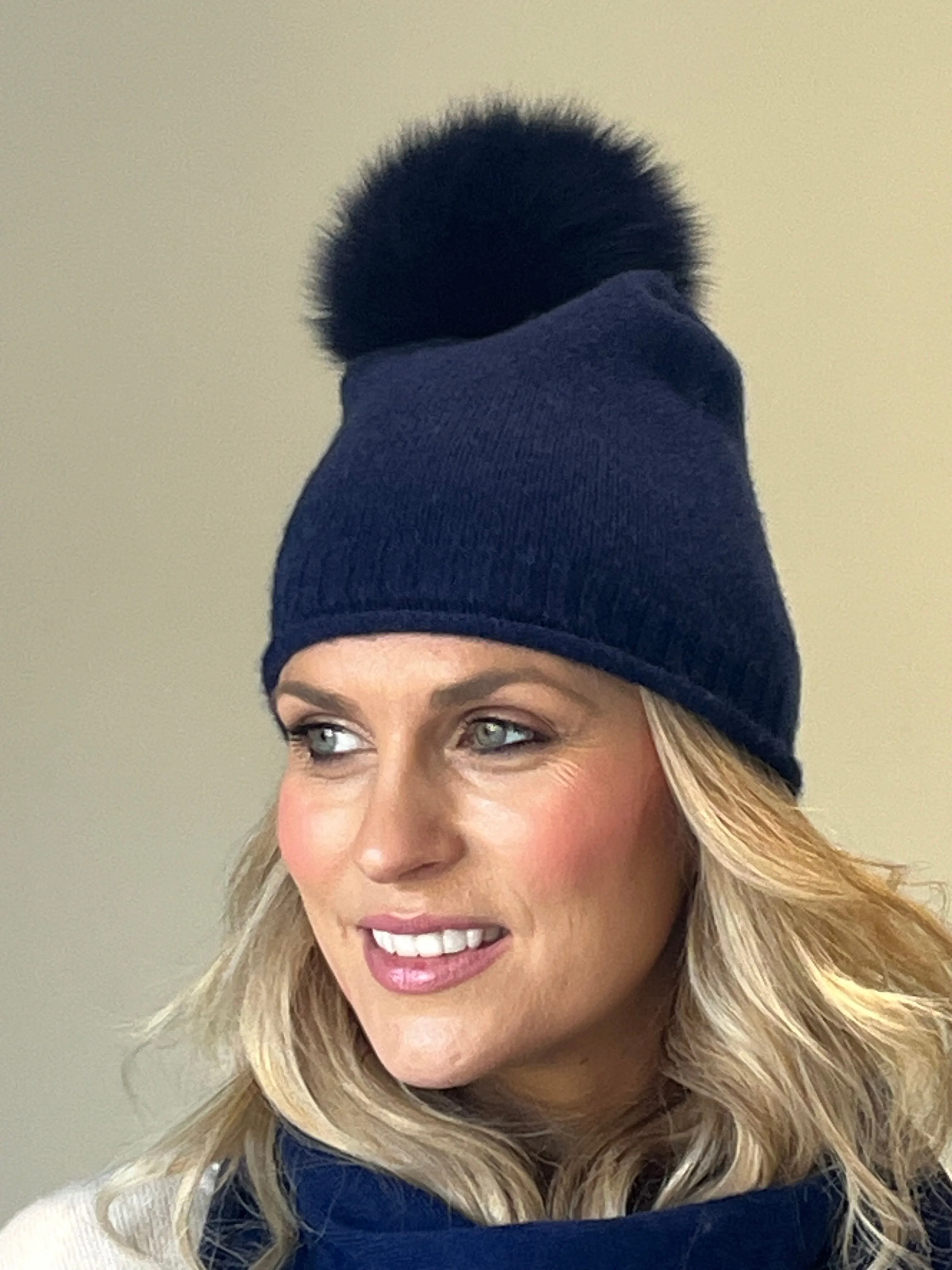 Navy cashmere beanie and scarf with fur pom