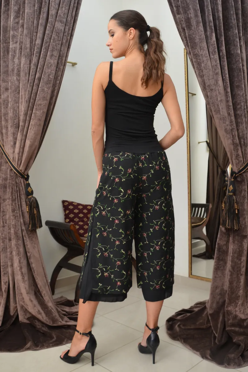 Two-layer Floral Embroidered Cropped Culottes With Slits