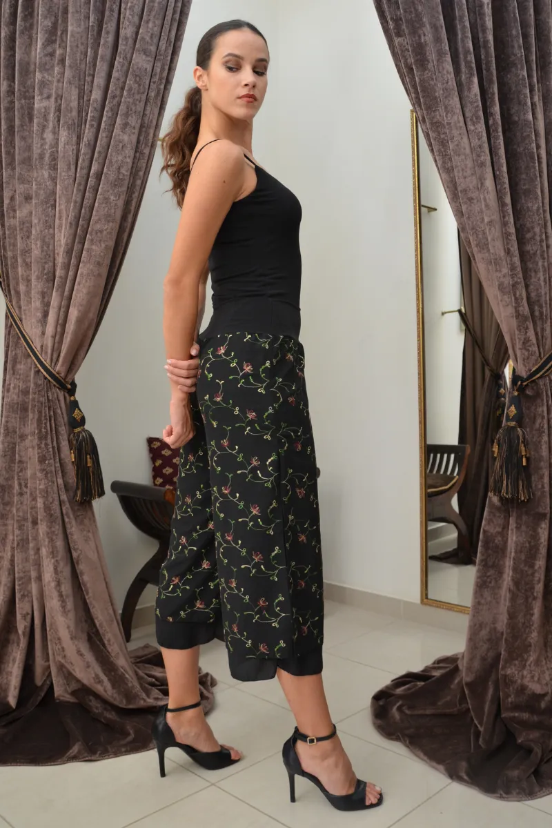 Two-layer Floral Embroidered Cropped Culottes With Slits