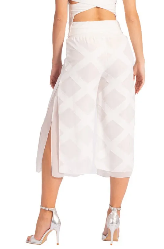 Two-layer White 3D Relief Cropped Culottes With Slits (M)