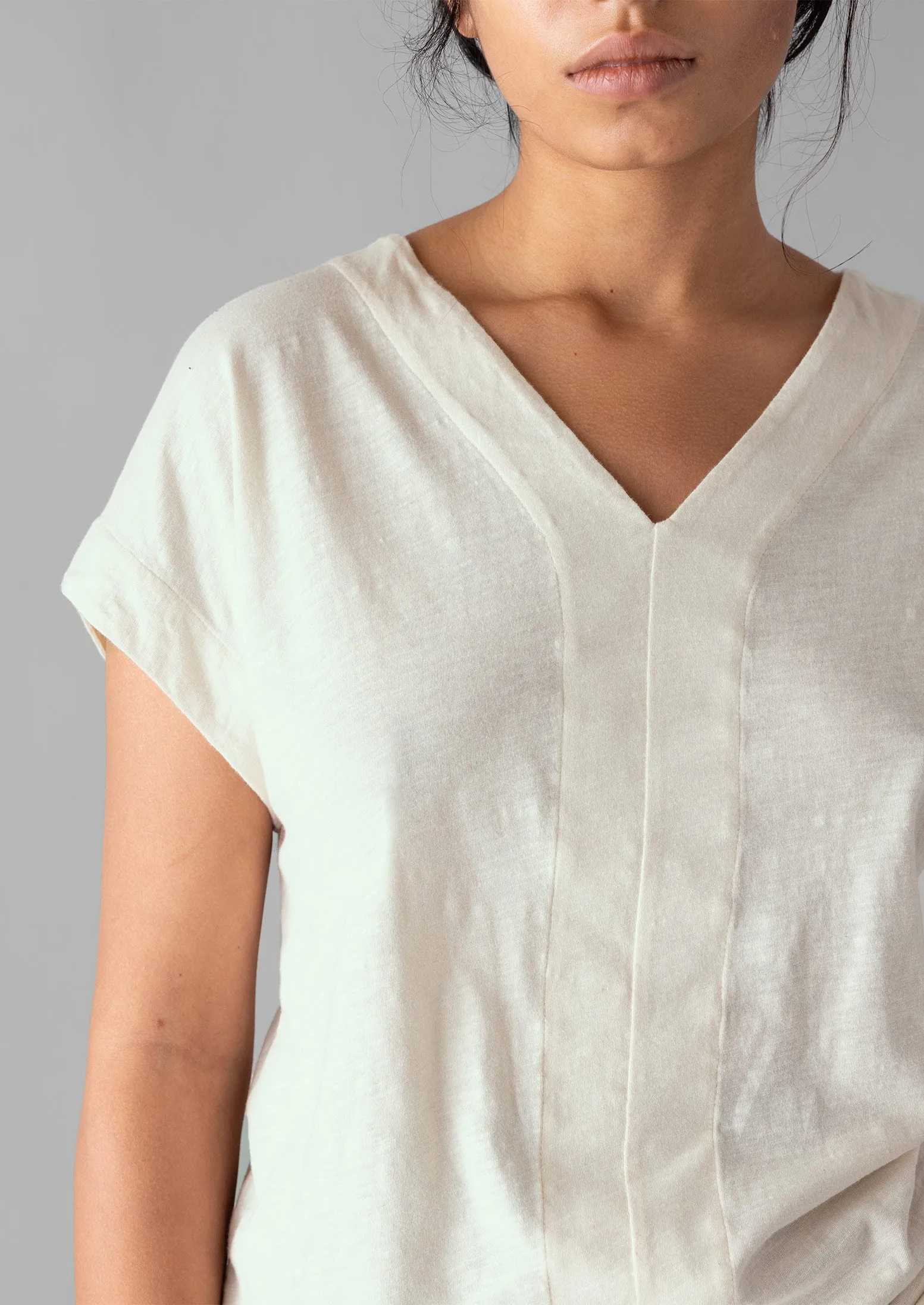 V-Neck Organic Cotton Tee | Daisy